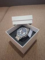 Original qol saatı. Hediyye alınıb yenidir deyerinden cox ucuz satılır — Wristwatches
