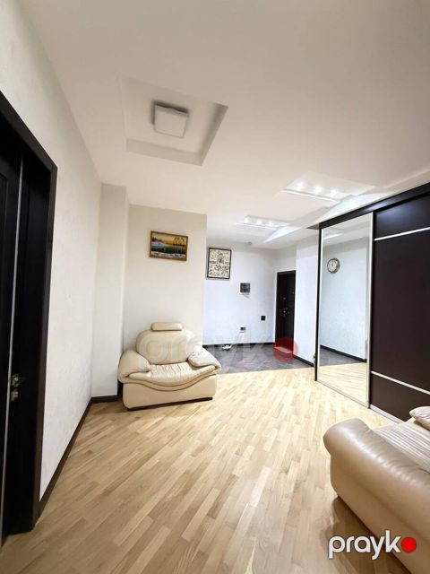 İcarəyə verilir 3 otaqlı yeni tikili 135 m²