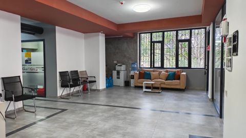 İcarəyə verilir 17 otaqlı ofis 560 m² — Bakı