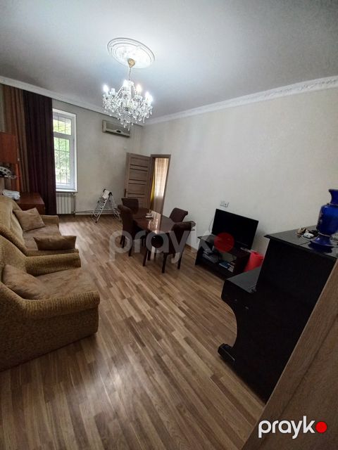 İcarəyə verilir 3 otaqlı köhnə tikili 75 m²