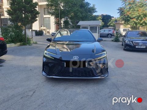Toyota Camry, 2.5 L, 1.016 kWh, 2024 il, 68 000 km