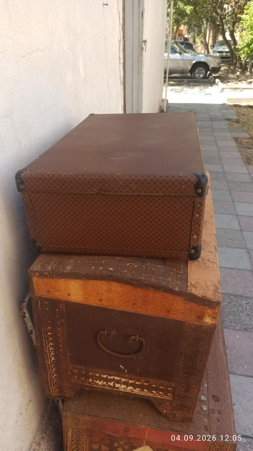Köhnə dizaynlı sərt korpuslu çamadan - Rəng: tünd qəhvəyi, xırda — Çamadanlar, Bakı (2)