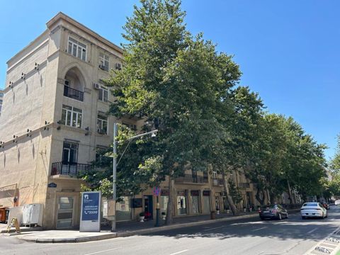 İcarəyə verilir 4 otaqlı köhnə tikili 100 m² — Bakı