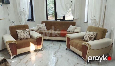 Divan ve iki kreslo.qiymet 100 man.acilir bazali.unvan — Bakı