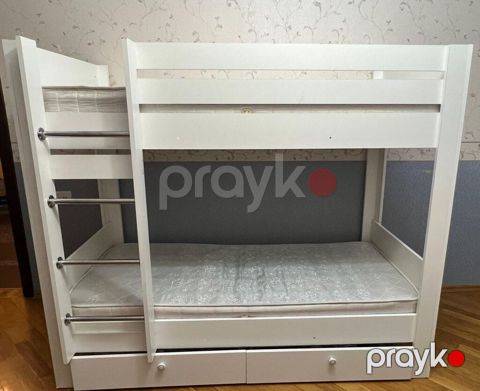 2 mərtəbə carpayi satilir. 150 azn. 1 Metrin 2 ye. Yuxarı hisse — Qax