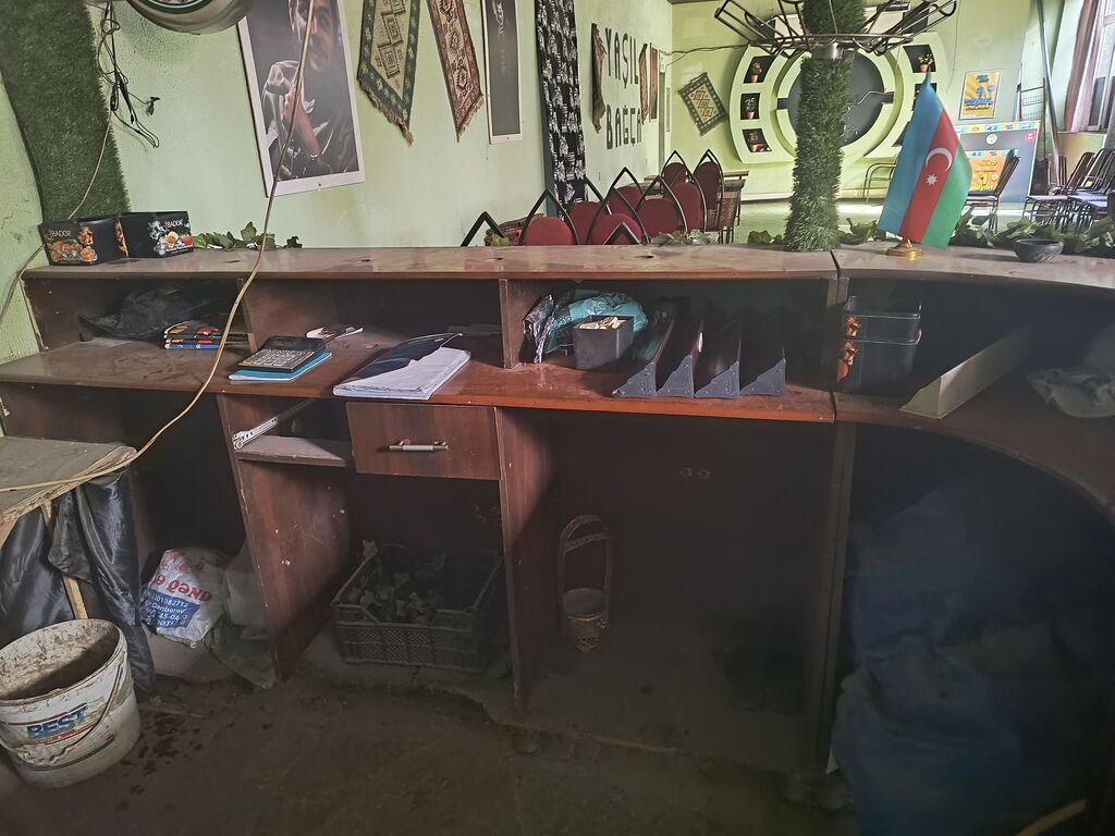 Kafe/bar üçün köşə tipli minibar stendi və rəflər dəsti — Hazır konstruksiyalar, Gəncə (6)