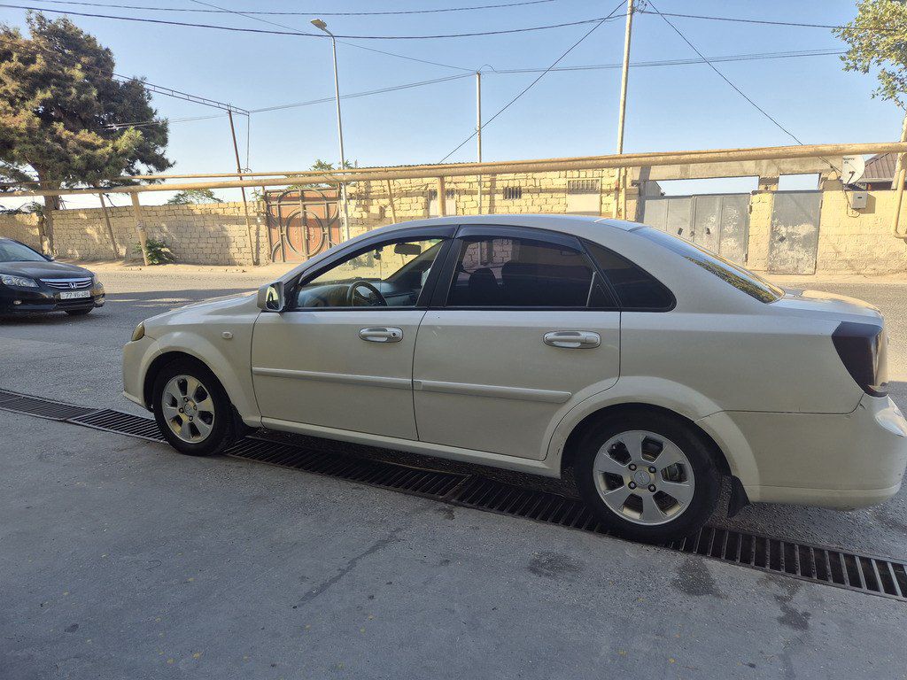Daewoo Gentra, 1.5 L, 2014 il, 400 000 km — Avtomobillər, Bakı (2)