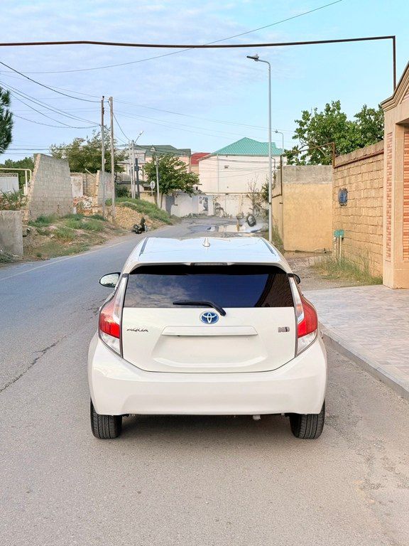 Toyota Aqua, 1.5 L, 0.87 kWh, 2017 il, 231 000 km — Avtomobillər, Bakı (5)