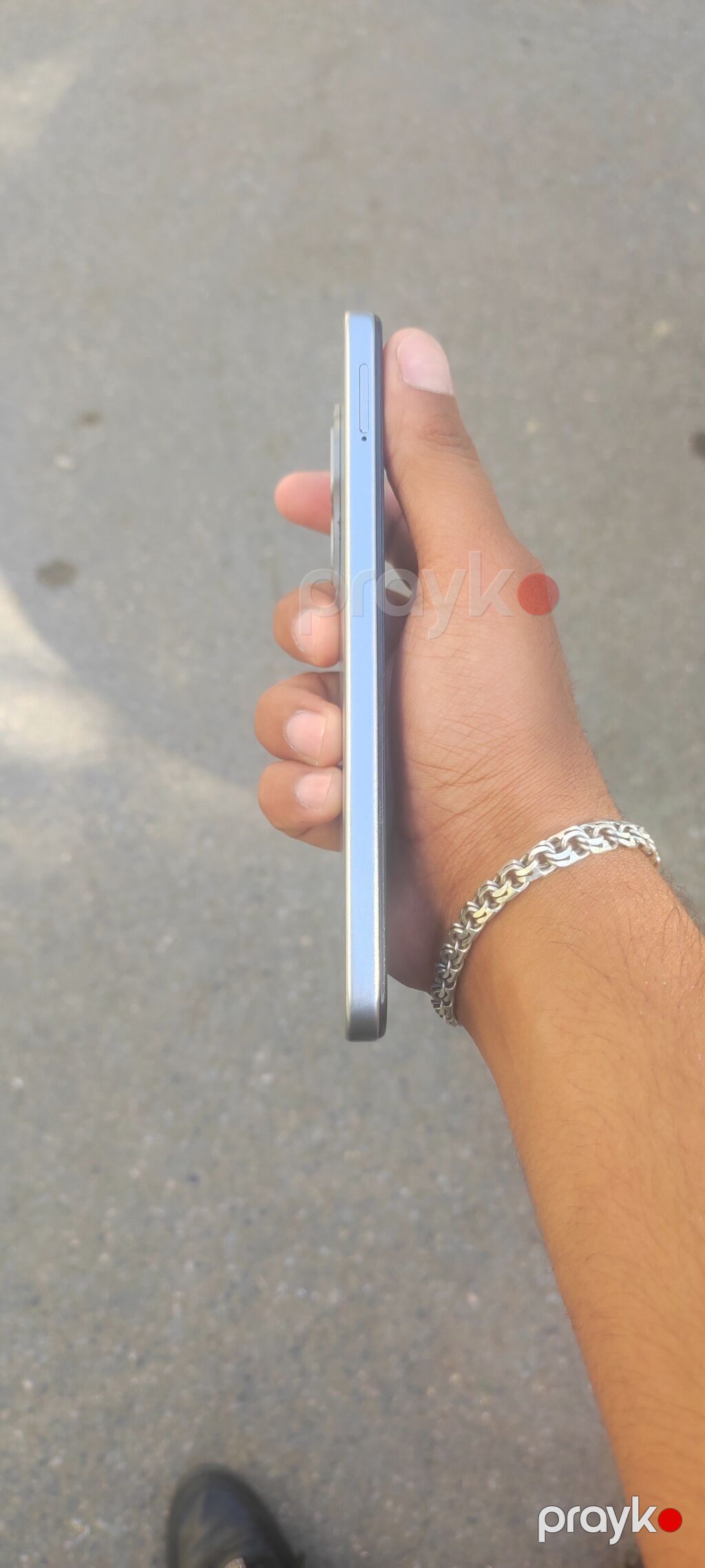 Məhsul: Smartfon (gümüş/açıq boz rəng) Xüsusiyyətlər və dizayn — Digər smartfonlar, Bakı (3)