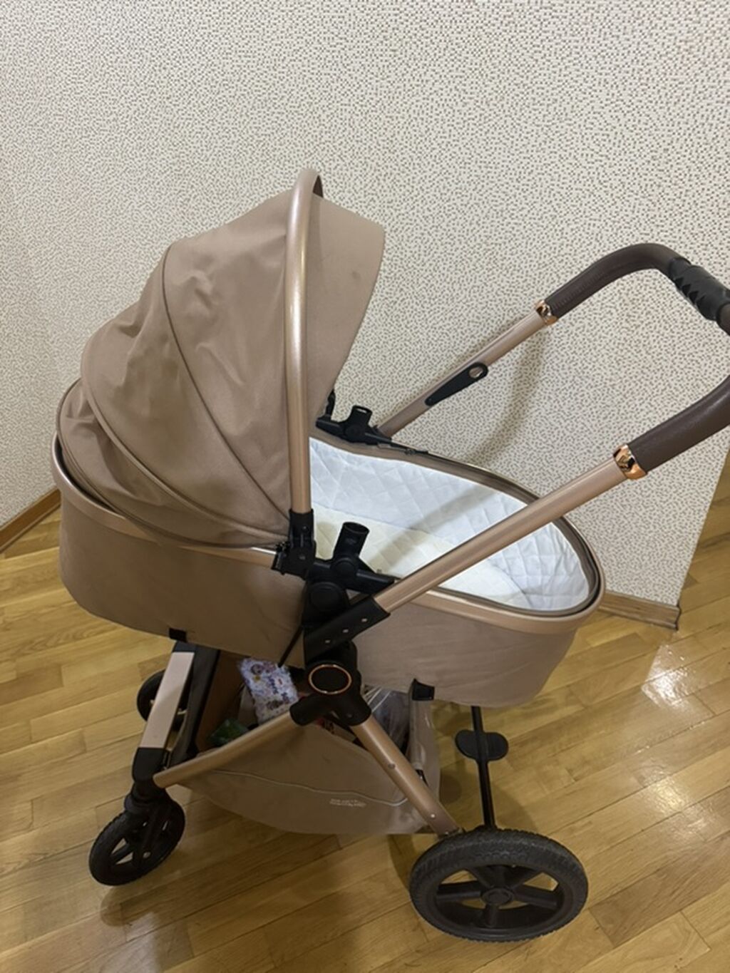 Uşaq arabası – beşik tipli, yumşaq beşik bölməsi və yastıqlı, quilted — Arabalalar, Bakı (5)