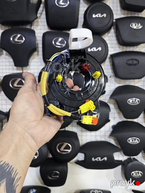 "Kia Cerato" sükan lenti