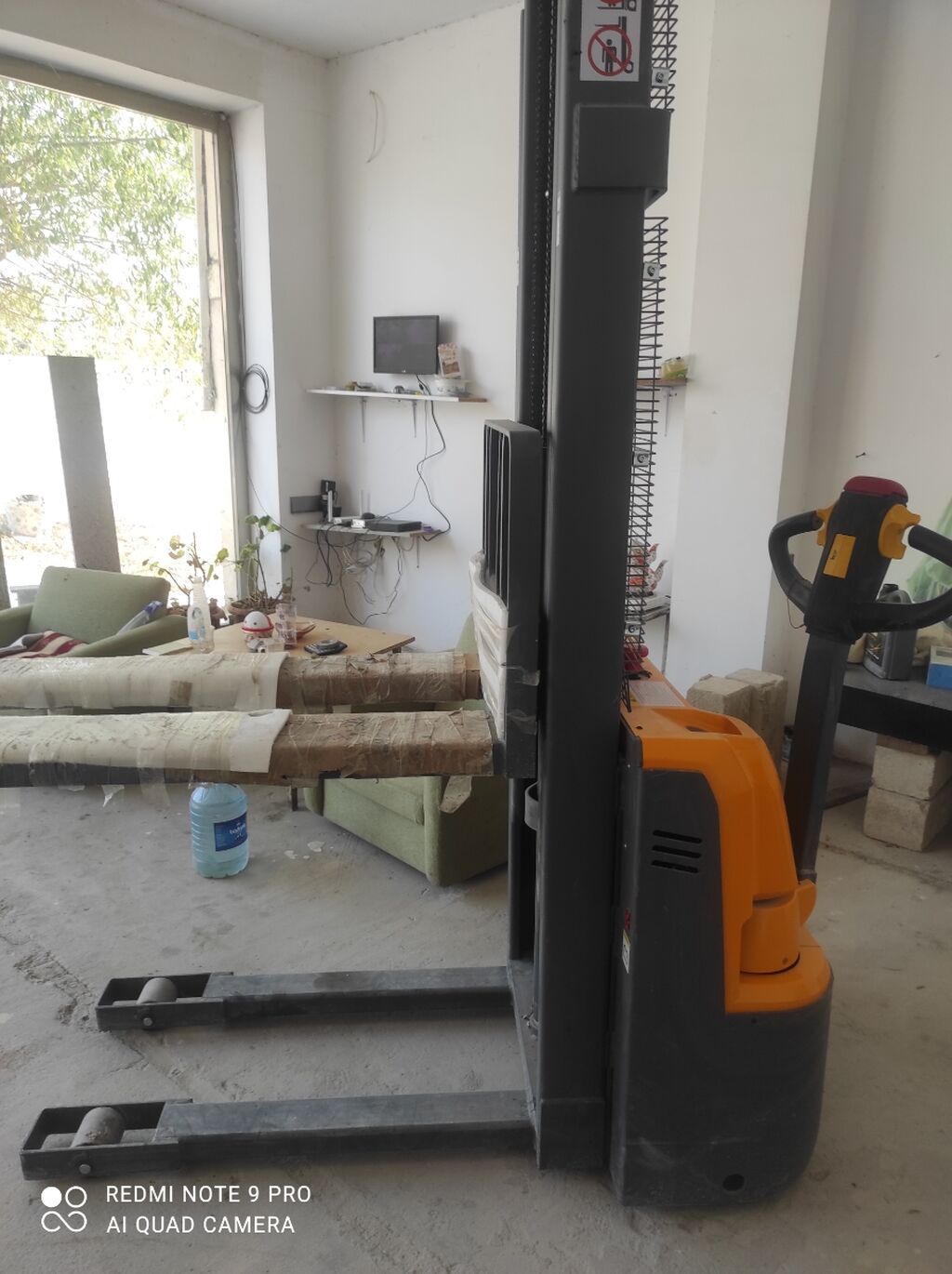 Elektrik palet yığan (stacker) – piyada idarəetməli Məhsul təsviri — Anbar avadanlığı, Salyan (2)