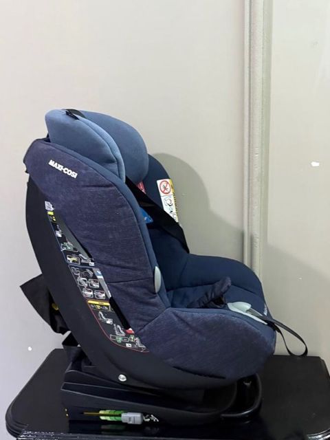Продам автокресло maxi-cosi в хорошем состоянии Maxi-Cosi AxissFix — Bakı
