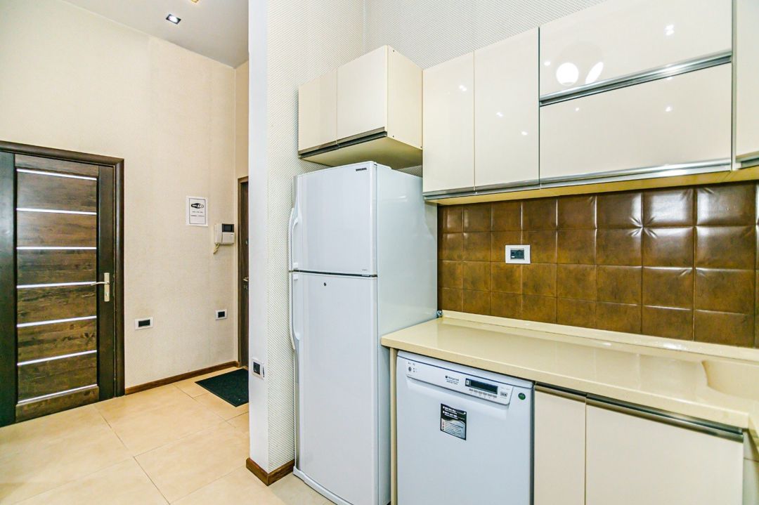 İcarəyə verilir 2 otaqlı köhnə tikili 70 m² — Mənzil, Bakı (12)