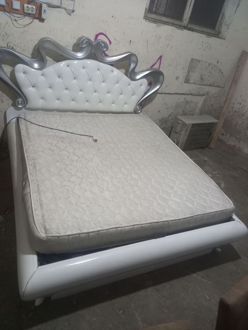 Salam yataq dest satilir 2 eded taxt matraslari yoxdur 1 eded dolab — Yataq otağı mobilya dəstləri, Sumqayıt (9)