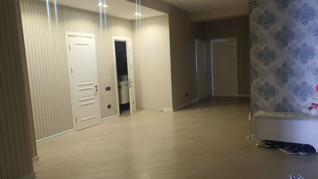 4 otaqlı, 218 kv. m — Mənzil, Bakı (6)