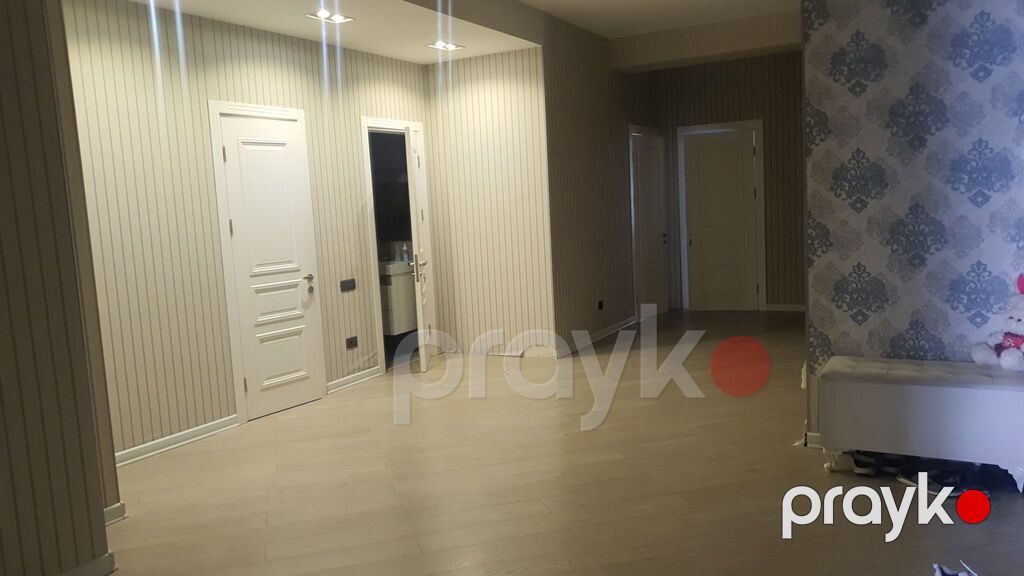 4 otaqlı, 218 kv. m — Mənzil, Bakı (6)