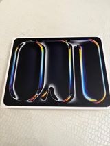 Apple iPad Pro 13 256gb(M5)+ Magic Keyboard (qara)original) Pil-99faiz — Tablets