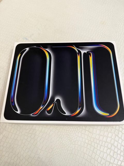 Apple iPad Pro 13 256gb(M5)+ Magic Keyboard (qara)original) Pil-99faiz — Bakı
