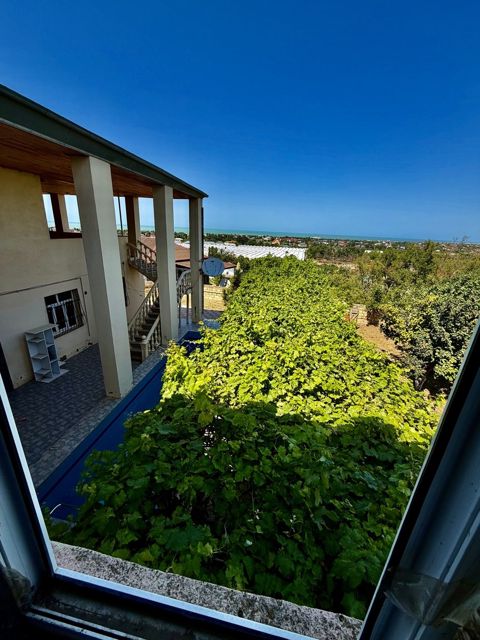 Satılır 7 otaqlı həyət evi/bağ evi 400 m² — Bakı