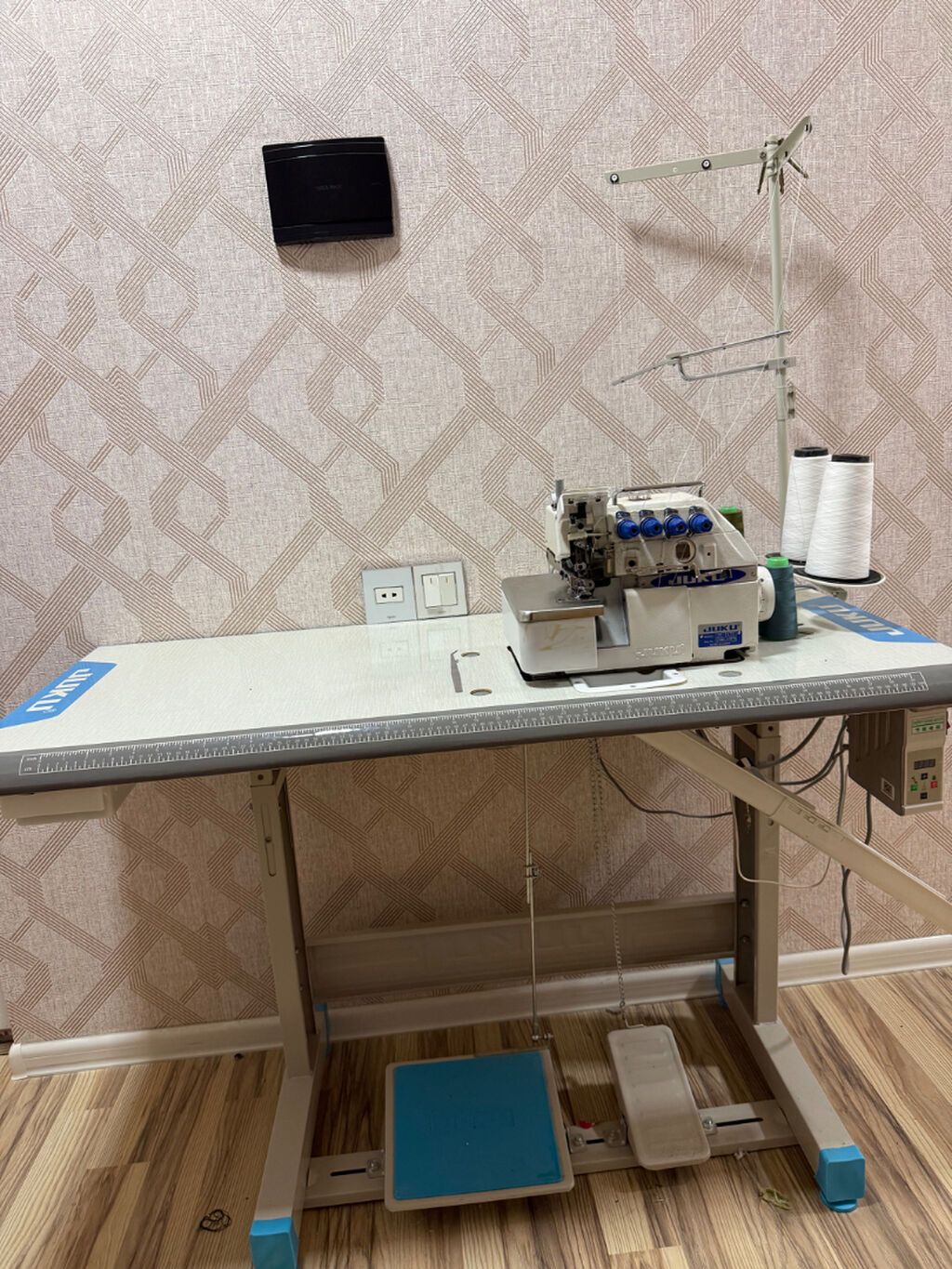Tikiş maşını çox az işlenilib bir averlok bir profesyonel tikiş — Digər, Bakı (6)