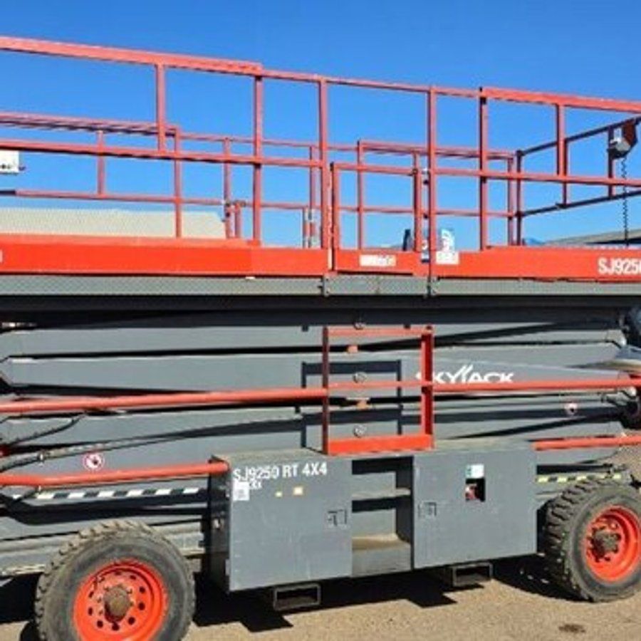 Skyjack SJ9250 RT 17M Dizel Qayçı Səbət 4x4 — Forkliftlər, Bakı (2)