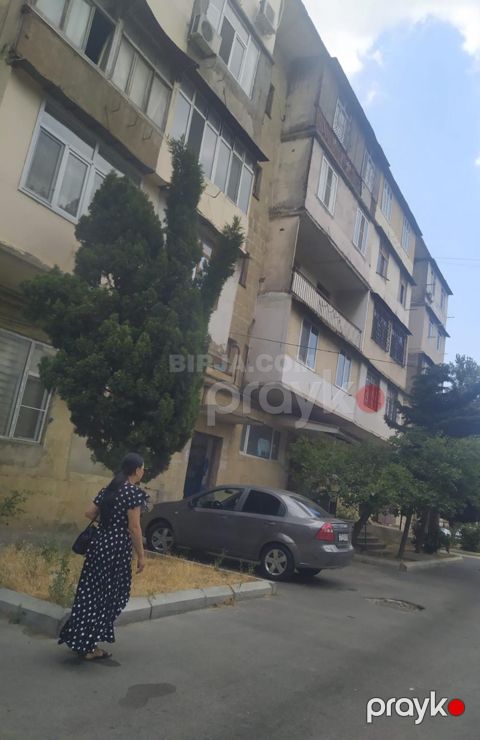 Satılır 4 otaqlı, Bakıxanov qəs