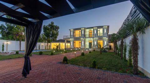 Satılır 6 otaqlı həyət evi/bağ evi 300 m² — Bakı