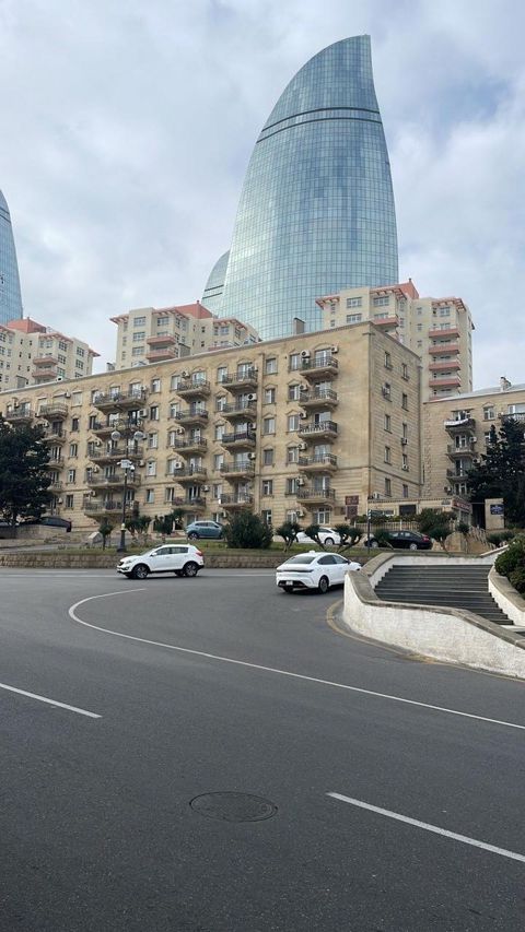Satılır 2 otaqlı köhnə tikili 65 m² — Bakı