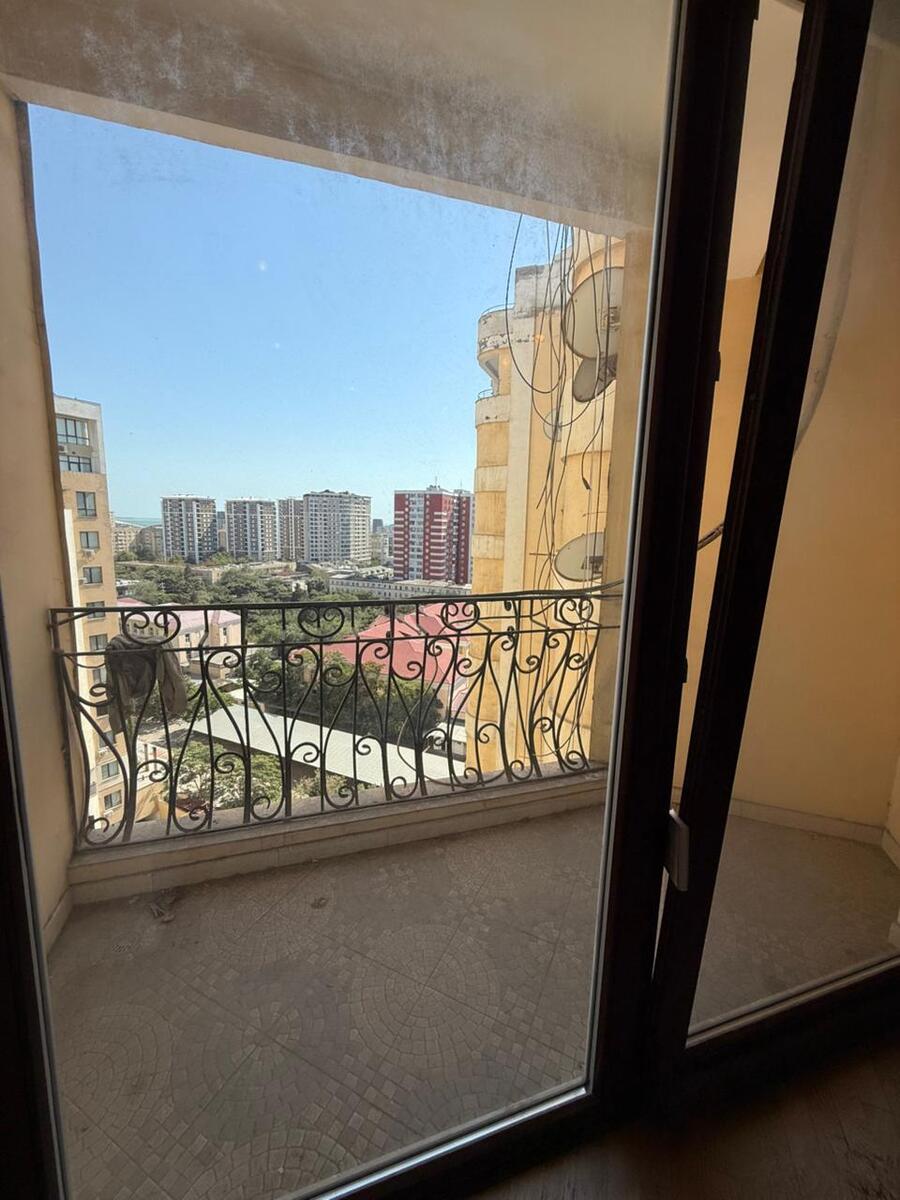 Satılır 4 otaqlı yeni tikili 180 m² — Mənzil, Bakı (8)