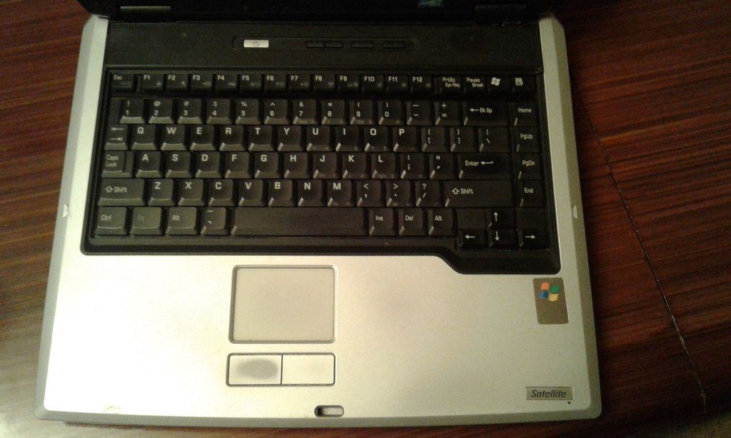 Noutbuk "Toshıba Satellite A40-S270" — Noutbuklar, Bakı (3)