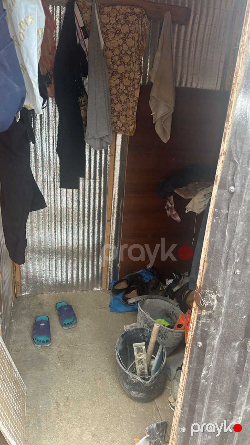 Su buraxan yeri yoxdu demir profilerden yigilib elektrik xetdi cekilib — Garaj, Sumqayıt (3)