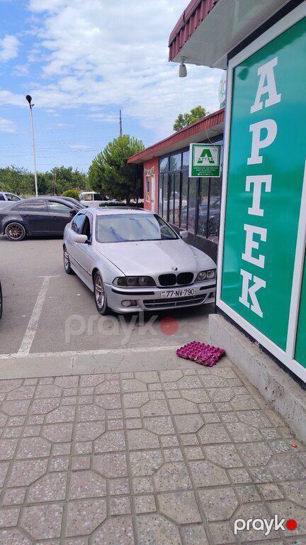 BMW 530, 2.9 L, 2000 il, 300 000 km