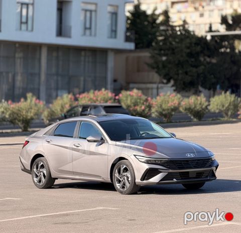 Hyundai Elantra, 1.6 L, 2024 il, 18 000 km