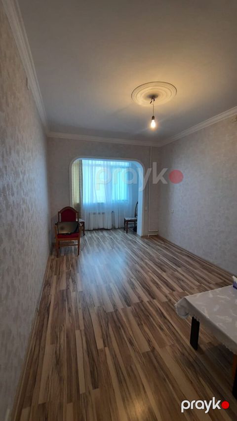 2-otaqlı mənzil, 8-ci mkr., 70 m²