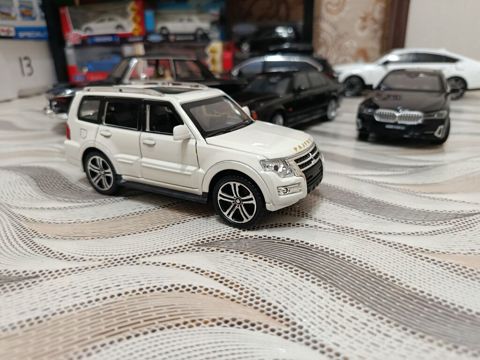 Metall oyuncaq avtomobil – SUV model (Pajero üslubunda) - Miqyas — Bakı