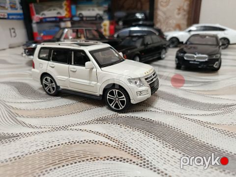 Metall oyuncaq avtomobil – SUV model (Pajero üslubunda) - Miqyas — Bakı