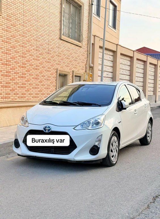 Toyota Aqua, 1.5 L, 0.87 kWh, 2017 il, 231 000 km — Avtomobillər, Bakı