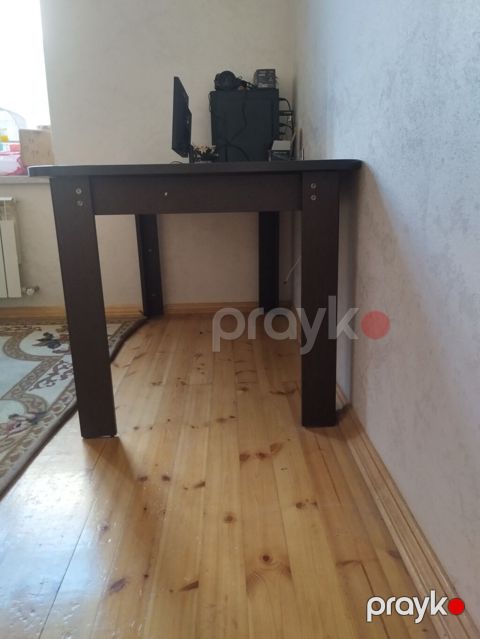 Geniş iş masası – tünd qəhvəyi - Material: laminat/LDSP taxta səth — Digah
