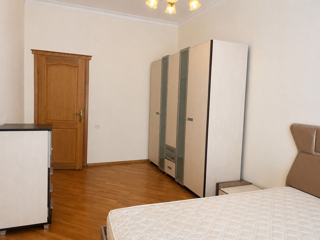 Satılır 4 otaqlı yeni tikili 211 m² — Mənzil, Bakı (8)