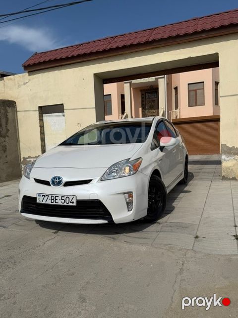 Toyota Prius, 1.8 L, 1.3 kWh, 2013 il, 450 616 km