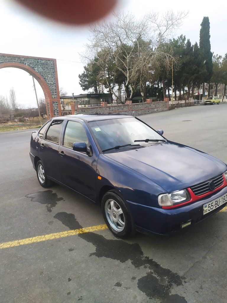 Volkswagen Polo, 1.6 L, 1997 il, 200 000 km — Avtomobillər, Qax (9)