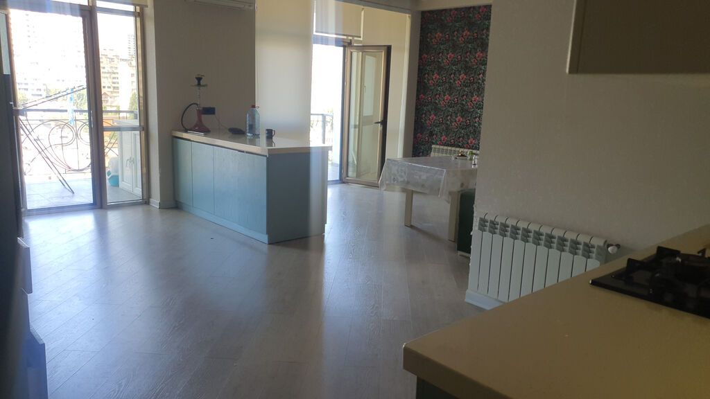 4 otaqlı, 218 kv. m — Mənzil, Bakı (5)
