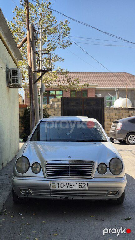 Mercedes E 230, 2.3 L, 1995 il, 380 000 km