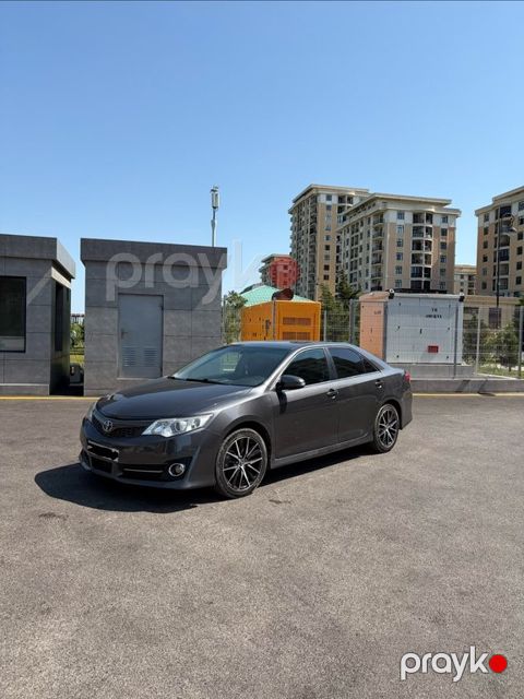 Toyota Camry, 2.5 L, 2013 il, 270 000 km
