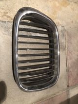 Avtomobil ön barmaqlığı (radiator qəfəsi) - Material: metal/plastik — Terlan