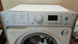 İndesit paltaryuyan. işləməsində heç bir problemi yoxdur. sol tərəfi — Washing machines