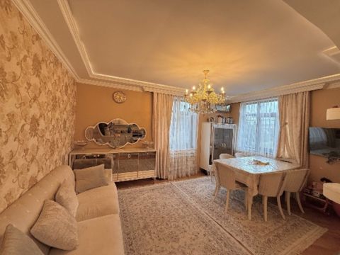 Satılır 2 otaqlı köhnə tikili 65 m² — Bakı
