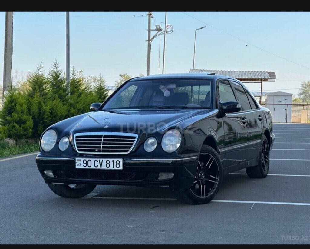 Mercedes-Benz E 320: 3.2 l 2001 il Sedan — Avtomobillər, Şabran