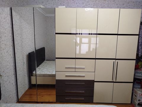 İşlənmiş, 6 qapı, Güzgülü, Bej, Taxta, Kupe, Düz dolab — Bakı